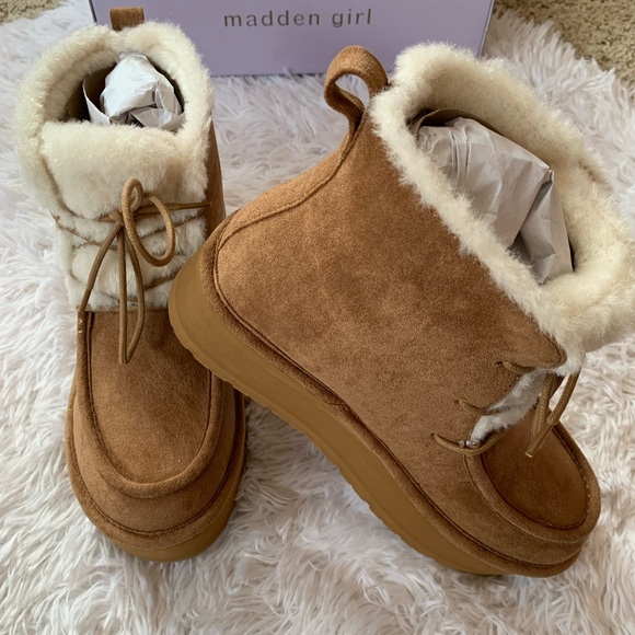 Madden Girl EARNESST Lace-Up Boot - Picture 1 of 11